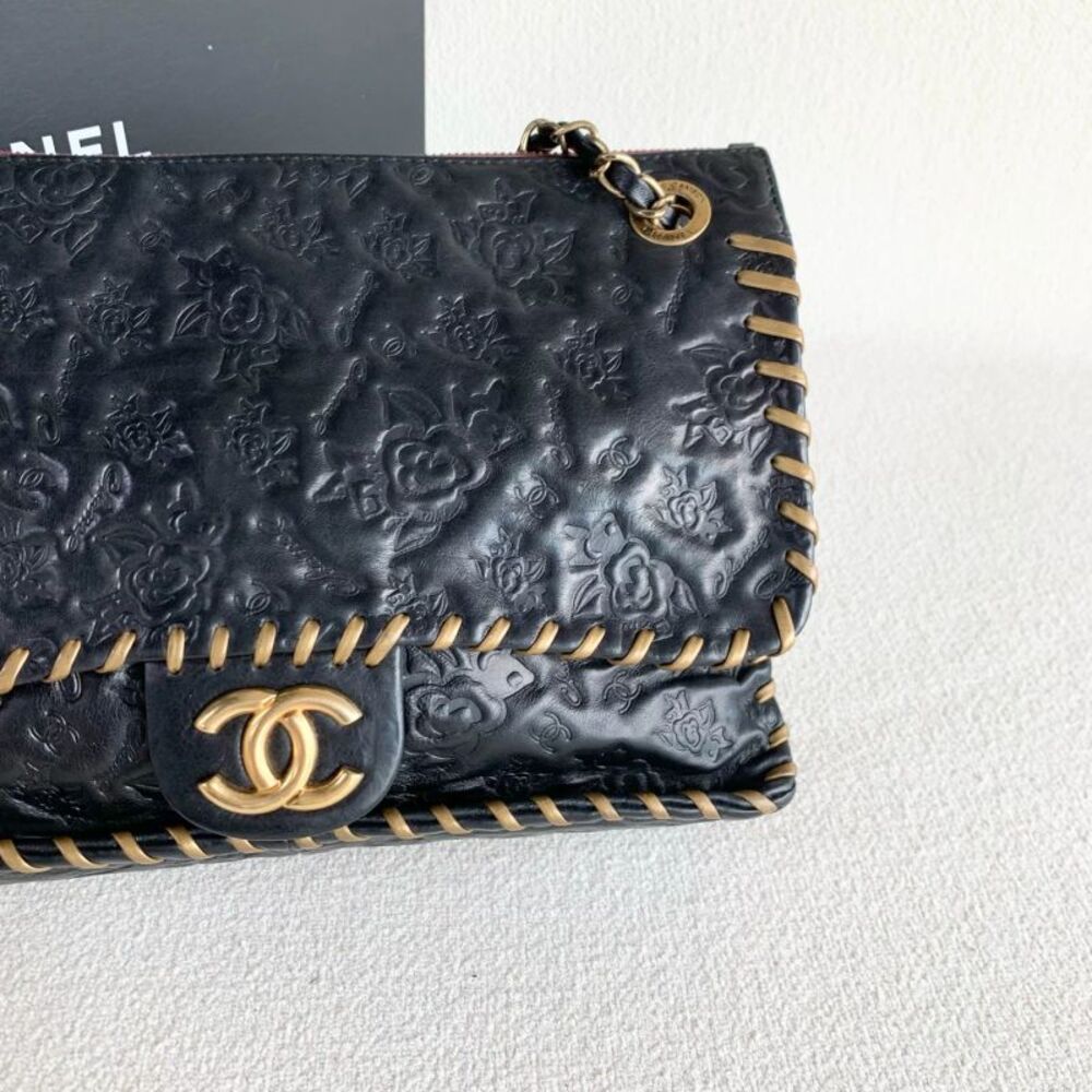 Chanel Women Pre-Loved Bag Very Good Condition - Picture 9 of 9